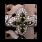 Stunning Emerald Moissanite Four-Leaf Clover Bracelet for Luck and Elegance